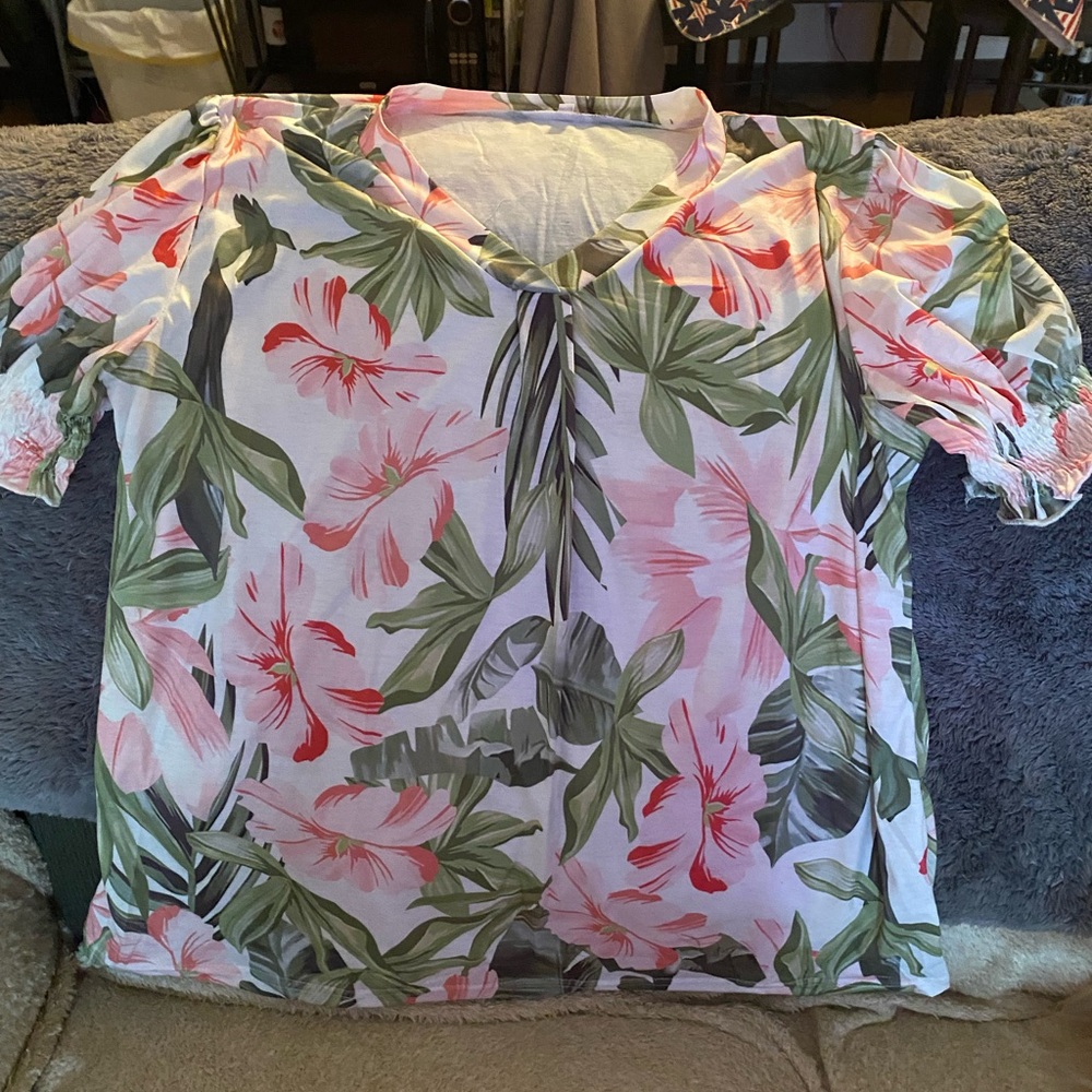Very pretty pink & green shirt with elastic sleeves.  Size 2X